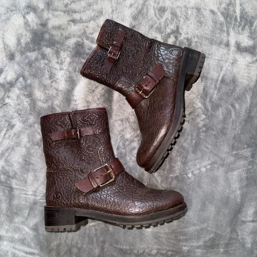 Tory‎ Burch Chrystie Moto Boots 6.5M Brown Pebbled Leather Buckle Zip Lug Sole